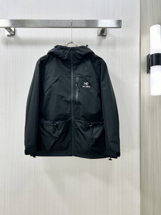 Arcteryx 2025 Fall/Winter New Exclusive Fashion Hooded Jacket. A classic design