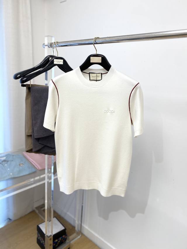 Gucci 2025 latest knitted short-sleeved T-shirt, stylish and chic, with an exqui