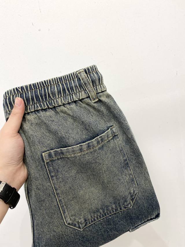 Balenciaga, 2025 latest arrival, available in boutiques, original surplus stock,