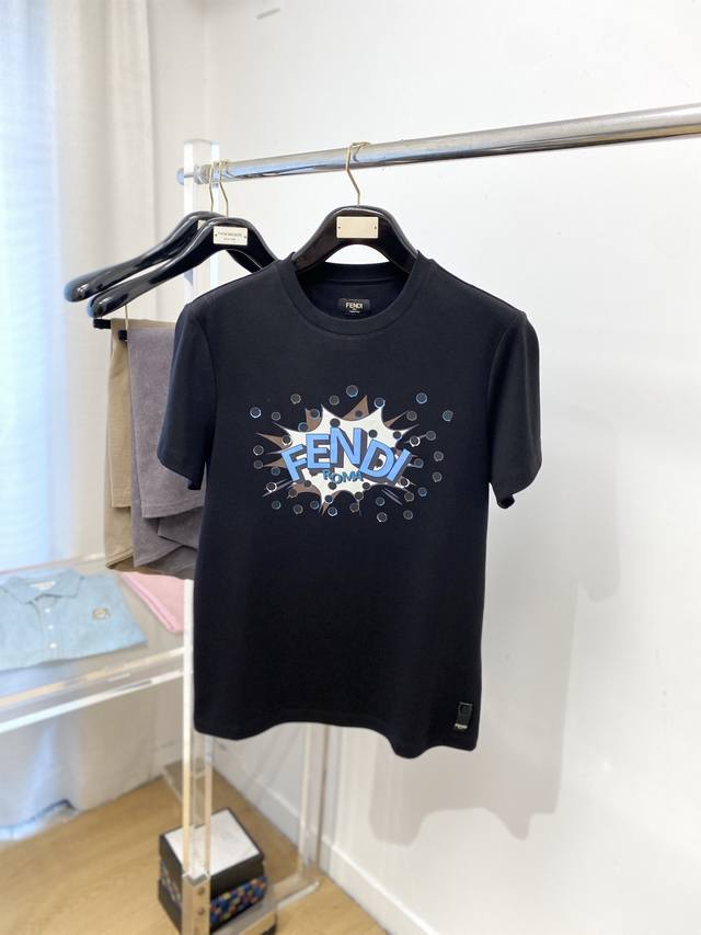 Fendi, 2025 latest short-sleeved T-shirt, stylish and cool, featuring a premium