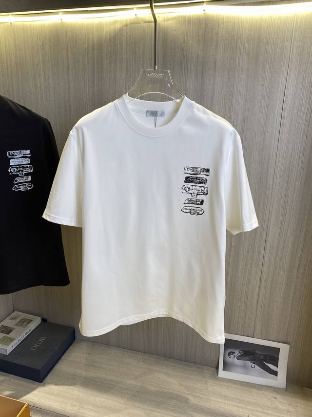 Dior's latest 2025 Spring/Summer short-sleeved T-shirts are now available!! Thes