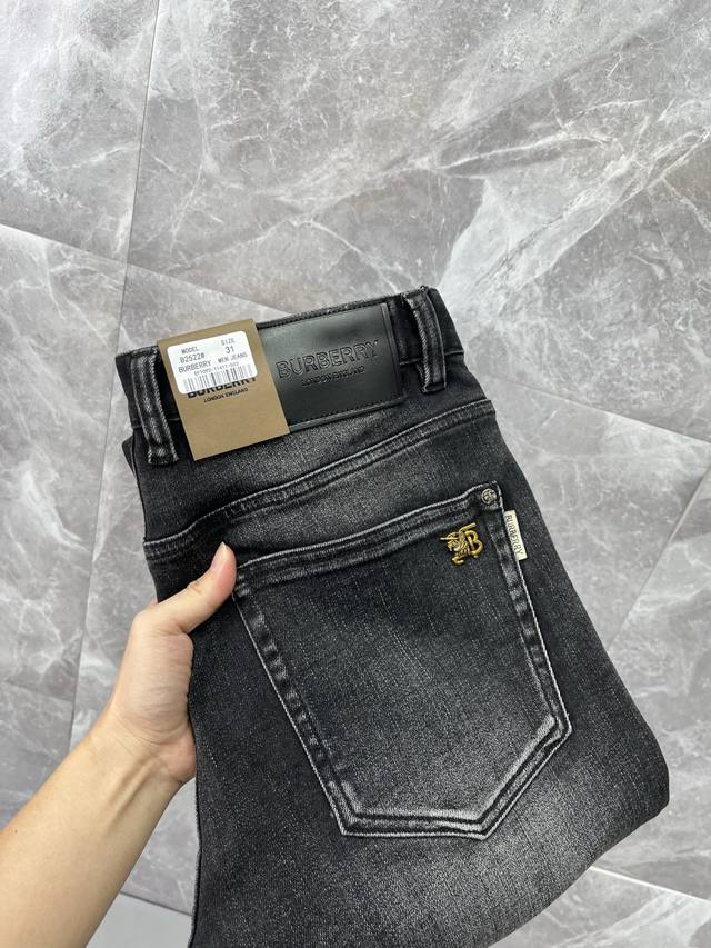 Burberry's new autumn/winter jeans are here! Made with high-quality custom fabri