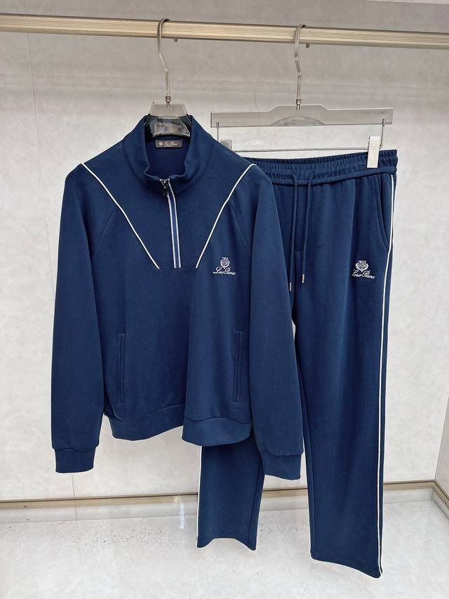 Loro Pina, a new and old favorite! Autumn/Winter stand-up collar tracksuit, high