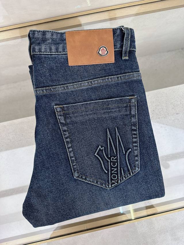 Moncler's latest men's jeans for Early Autumn 2025! Made with heavy-duty washed