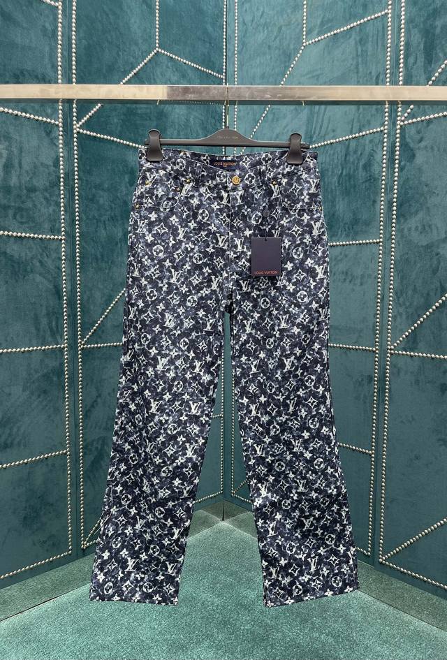 Louis Vuitton's new 23Ss jeans feature the season's Monogram Pointillism pattern