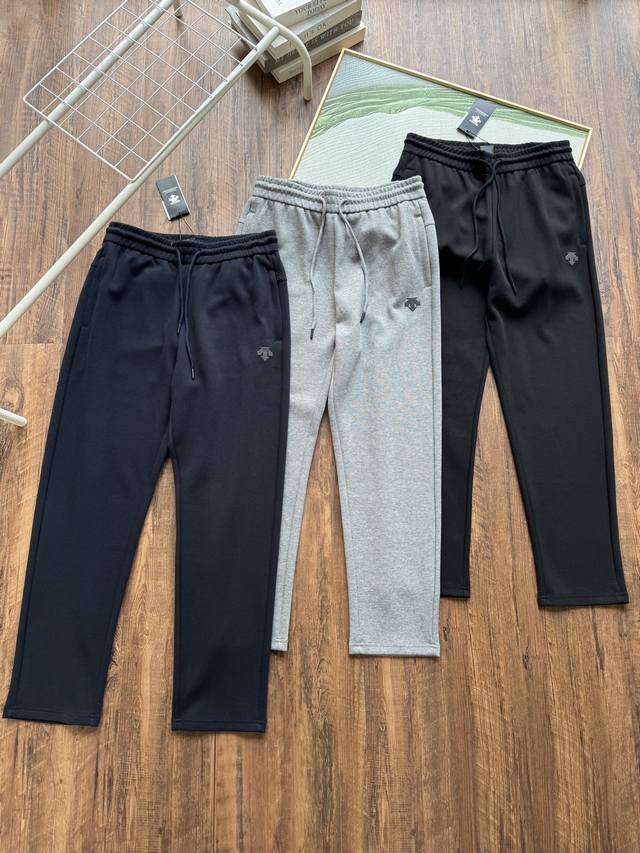 Style No.: 7A Descente New Men's Autumn Wide-Leg Pants. The pants have a flatter