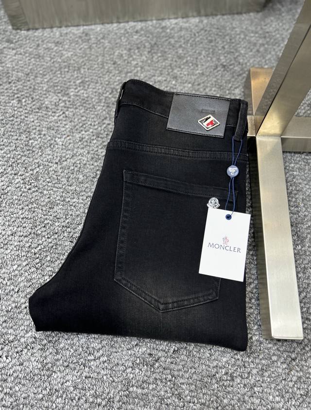 Monc* Moncler Ss25 Autumn/Winter New Men's Jeans - Excellent elasticity fabric.