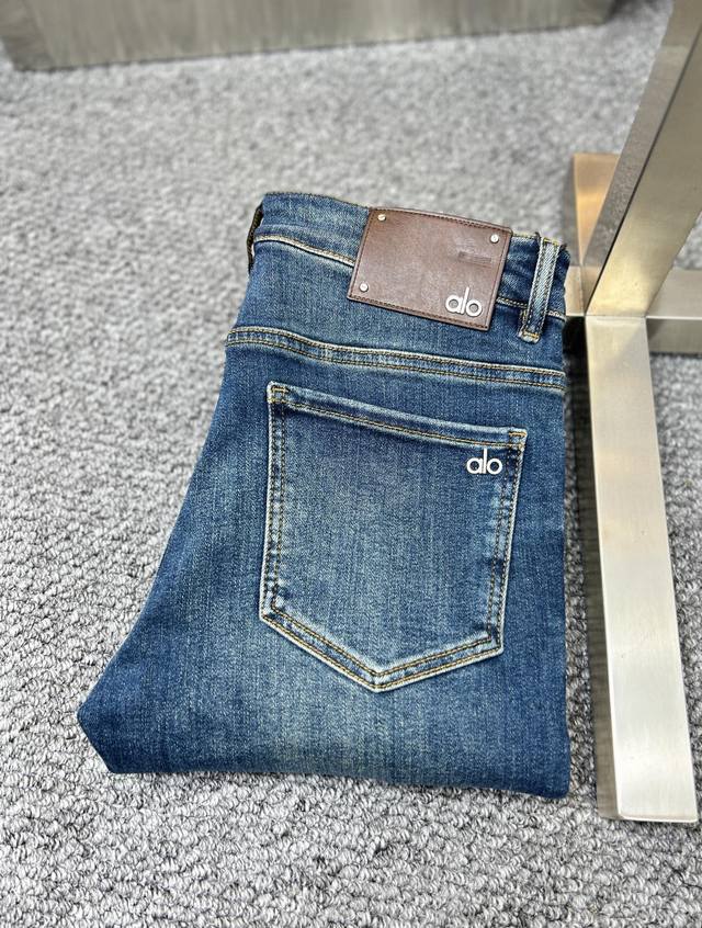 Alo* Ss25 Autumn/Winter New Men's Jeans - Excellent elasticity fabric. Exclusive