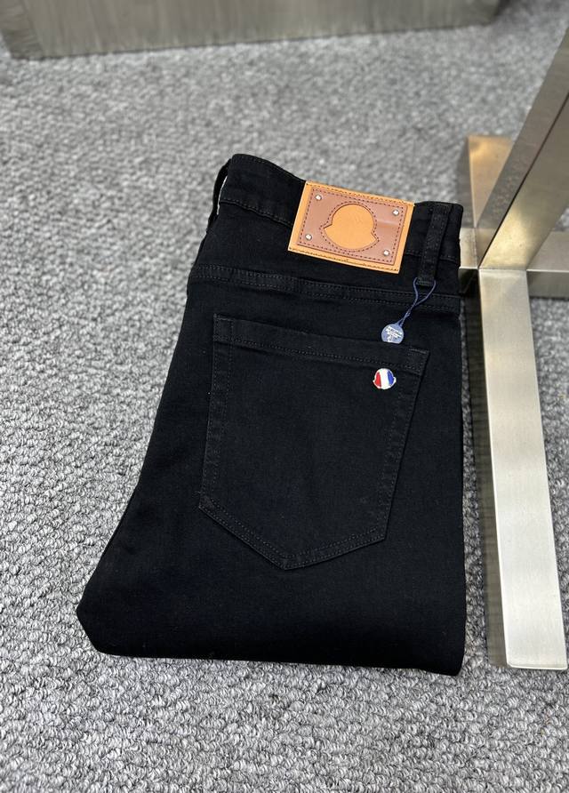 Monc* Moncler SS25 Autumn/Winter New Men's Jeans - Excellent elasticity fabric.