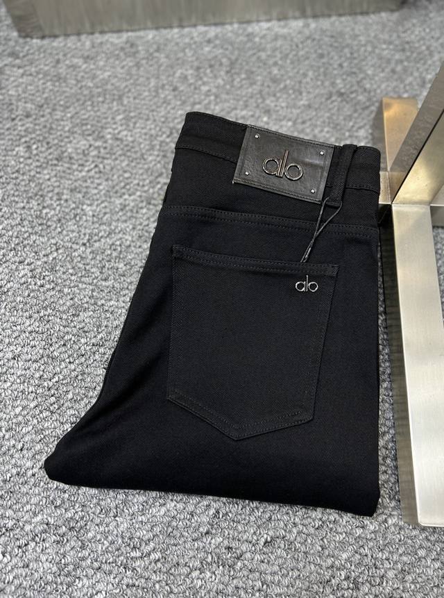 Alo* Ss25 Autumn/Winter New Men's Jeans - Excellent elasticity fabric. Exclusive