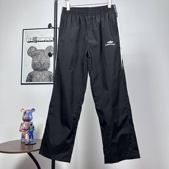 Style Number: Y02T New Arrival Balenciaga 23Fw Runway Style 3B Patchwork Tracksu