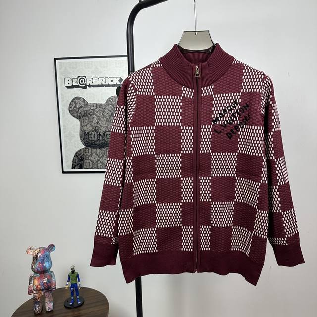 Style Number: Z25 This fine-knit wool stand-collar cardigan features a contrasti