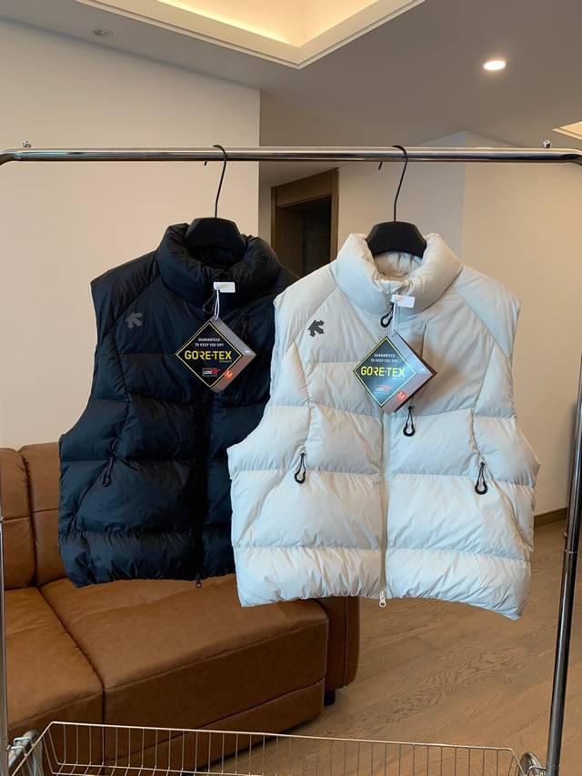 Descente Down Vest, a stylish and warm representative brand of sports and outdoo