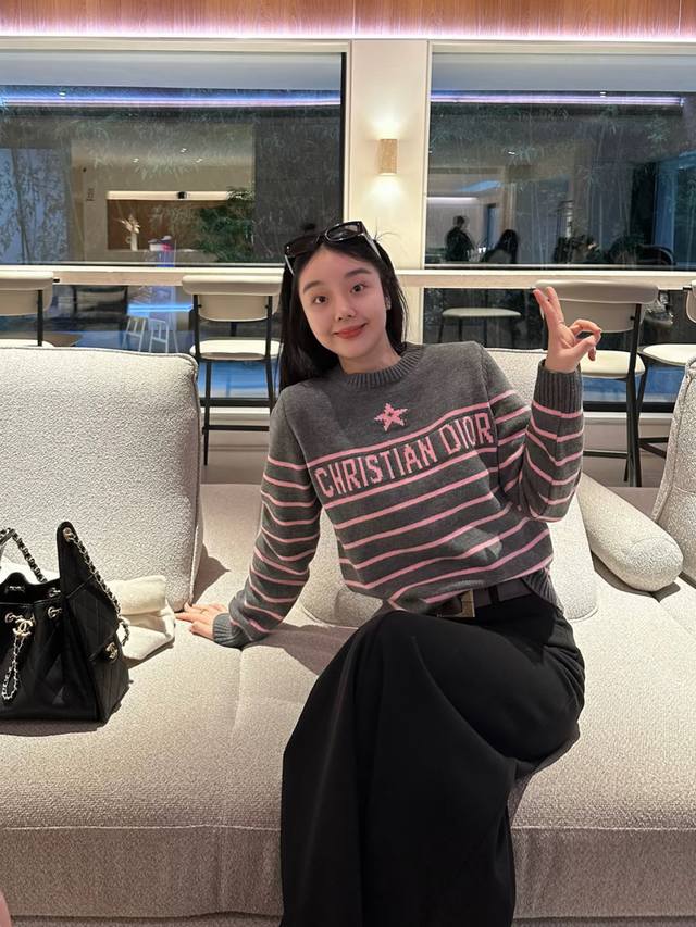 Women's Clothing Christian Dior New Pink Star Striped High-Grade Grey Crew Neck