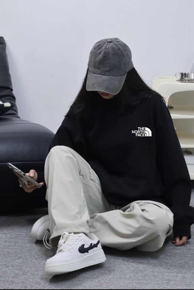 The North Face Extreme Off-Road Adventure Spring/Autumn Hooded Sweatshirt. Made