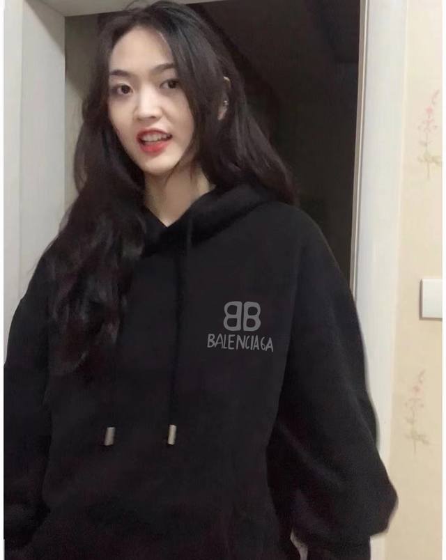 Balenciaga Graffiti Spring/Autumn Hooded Sweatshirt. Made with Xinjiang cotton f