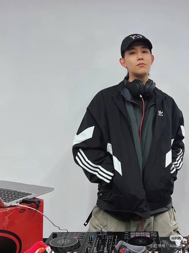 New Arrival! Adidas Originals Summer Classic Basic Versatile Casual Jacket! Amer