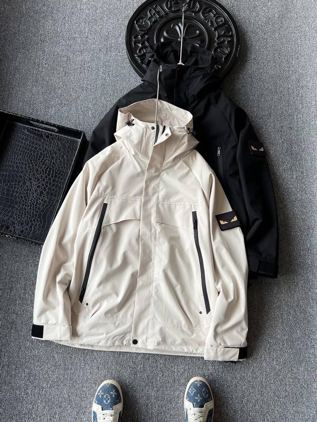 A true two-piece set that can be worn independently in three ways! A popular bes