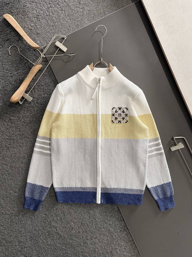 Loewe 2025 Autumn/Winter New Unisex High-Weight Knit Cardigan with Logo Stripe D