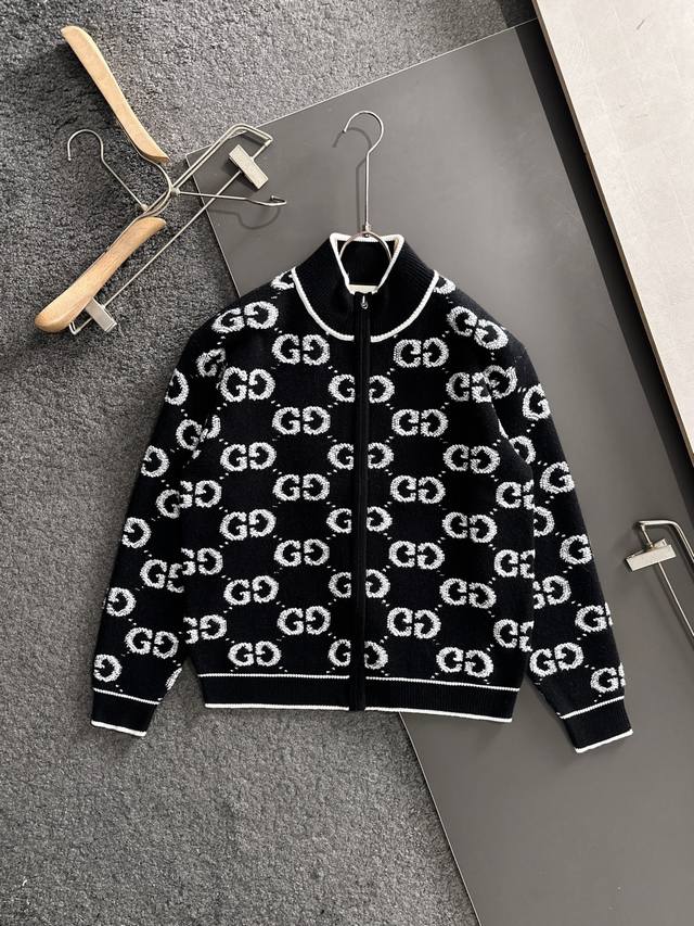 Gucci 2025 Autumn/Winter New Unisex High-Weight Knit Cardigan with Logo Stripe D