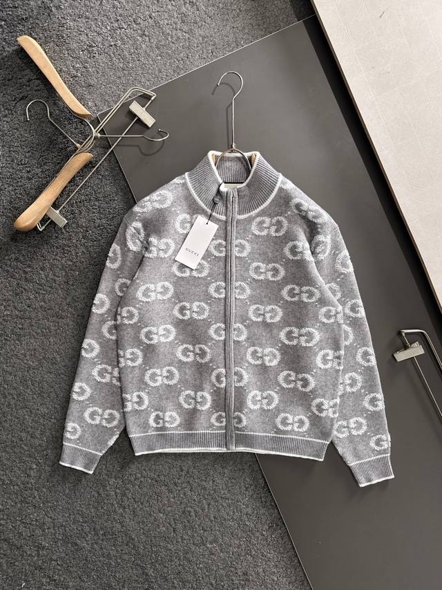 Gucci 2025 Autumn/Winter New Unisex High-Weight Knit Cardigan with Logo Stripe D