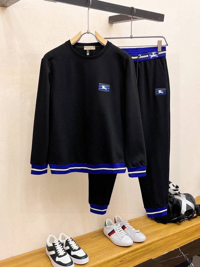 Burberry's hottest set is here! Focusing on the official website original versio