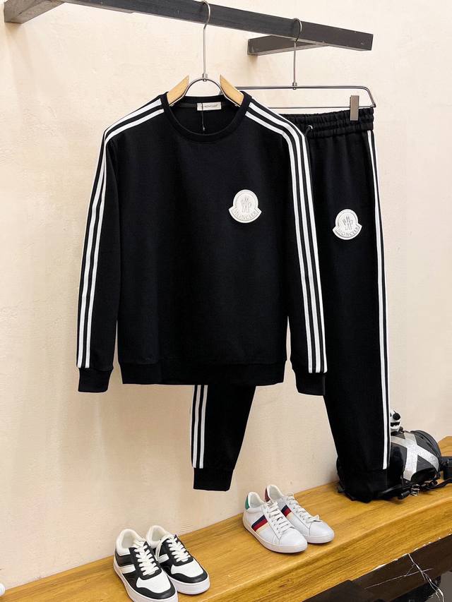 Moncler's hottest set is here! Focusing on official website originals, this 2025