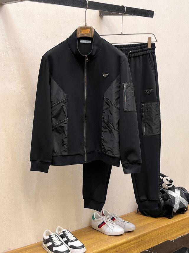 Prada's hottest set is here! Focusing on official website originals, this 2025