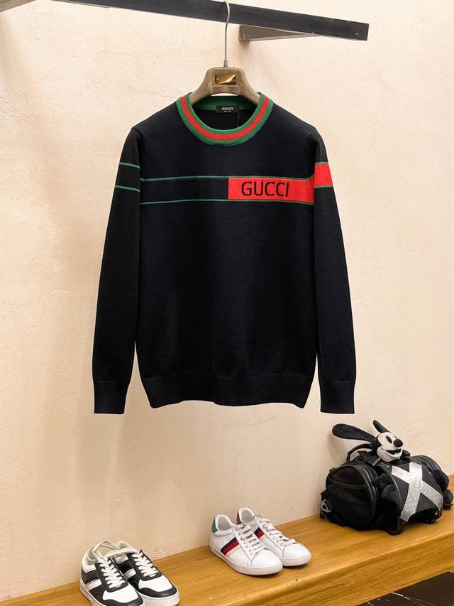 Gucci Fall/Winter Classic Collared Wool Sweater, in Excellent Condition!!! Made