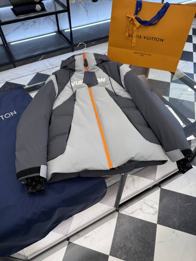 Louis Vuitton LV Fall/Winter New Ski Collection Grey Trendy Long-Sleeved Hooded
