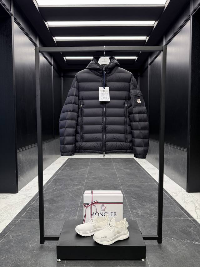 Premium Down Moncler Galion Men's Short Hooded Down Jacket. Premium goose down