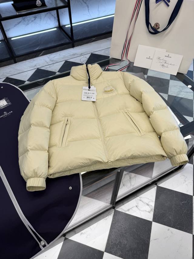 Moncler 1952 European Limited Edition Men's Short Down Jacket. More detailed pho
