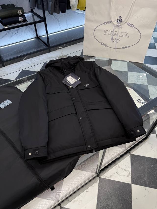 Adjust price p Prada Re-Nylon classic down jacket, soft nylon fabric, filled wi