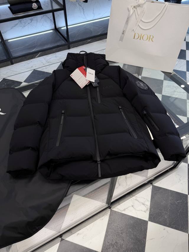 Price Adjustment: Dior x Descente Limited Edition Ski Series Solid Color Hooded
