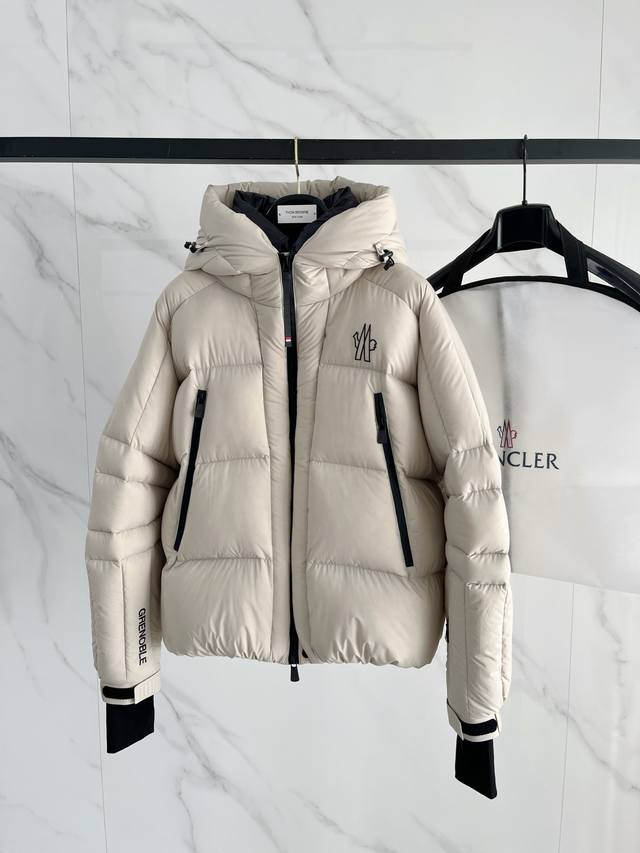 Moncler #25 Autumn/Winter Men's Fashion Down Jacket A light luxury, fashionable,