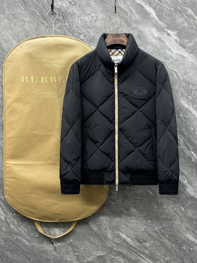 Burberry# Fall/Winter 2025 Men's Stand Collar Lightweight Down Jacket A luxuriou