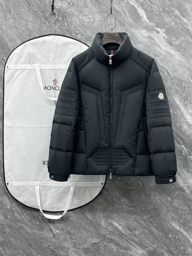 Moncler #25 Autumn/Winter Men's Fashion Mecha Style Down Jacket A light luxury f