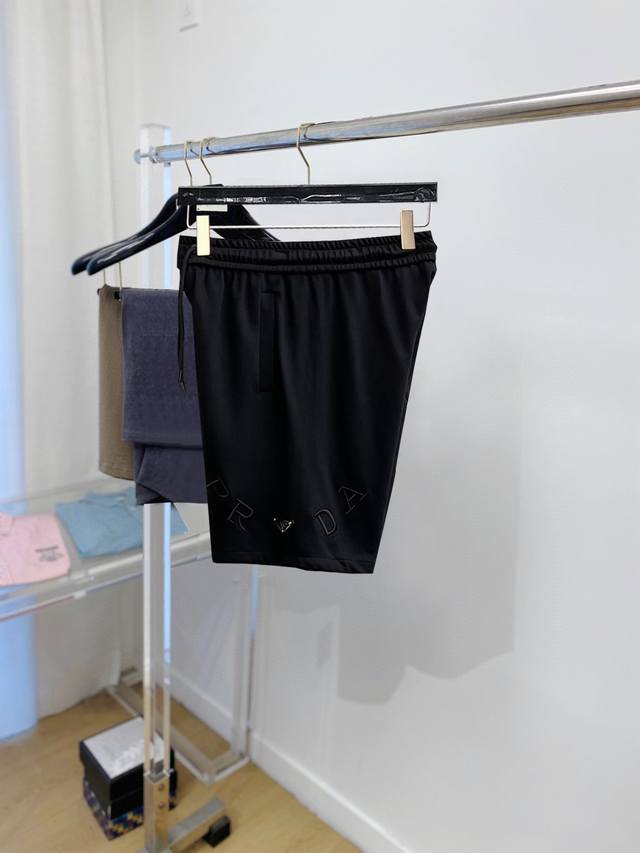 Prada 2025 Summer New Arrival Original Boutique Casual Shorts. Luxurious classi