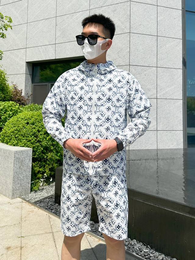 Louis Vuitton LV 2025 Summer Sun Protection Shirt and Shorts Set, a luxurious h
