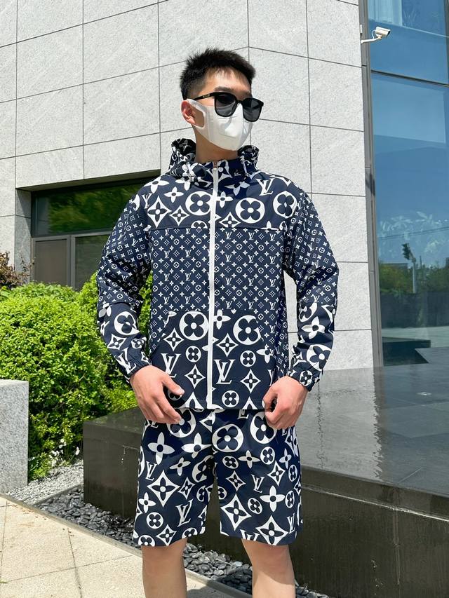 Louis Vuitton LV 2025 Summer Sun Protection Shirt and Shorts Set, a luxurious h