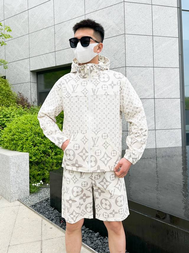 Louis Vuitton LV 2025 Summer Sun Protection Shirt and Shorts Set. A luxurious h