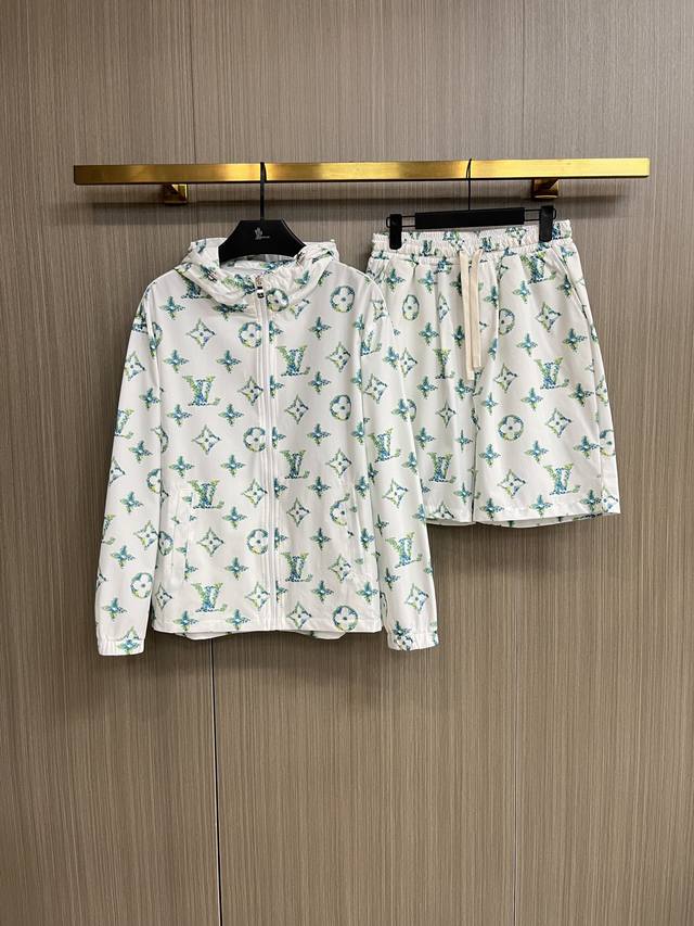 Louis Vuitton LV 2025 Summer Sun Protection Shirt and Shorts Set, a luxurious h