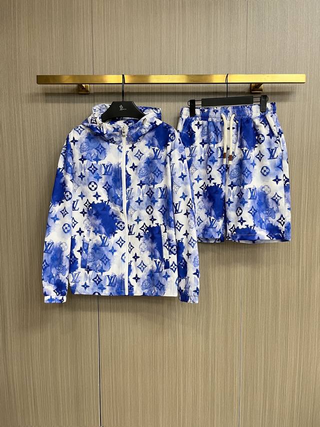 Louis Vuitton LV 2025 Summer Sun Protection Shirt and Shorts Set, a luxurious h