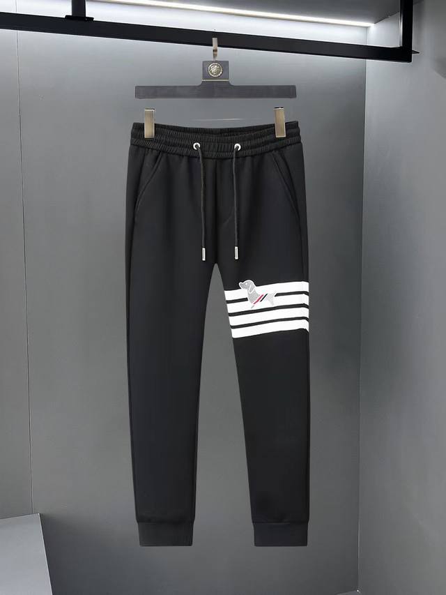 Tom Brown's new spring/autumn casual trousers! Available simultaneously on the