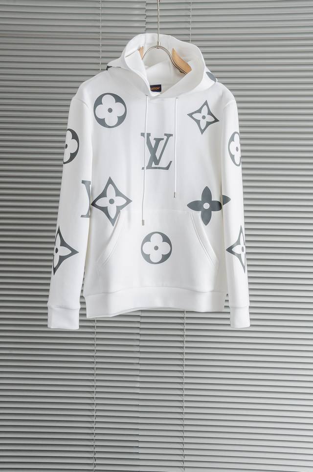 New# Lv2025Fw Autumn/Winter New Hooded Sweatshirt# The texture is sturdy and sty