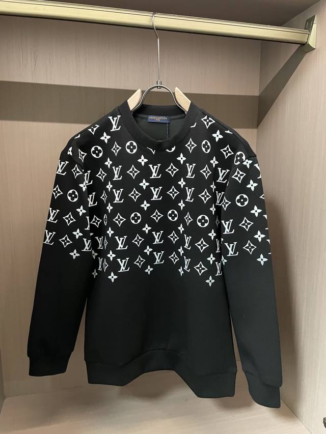 Lv Crew Neck Pullover Sweatshirt; Classic pullover unisex style, a simple and st
