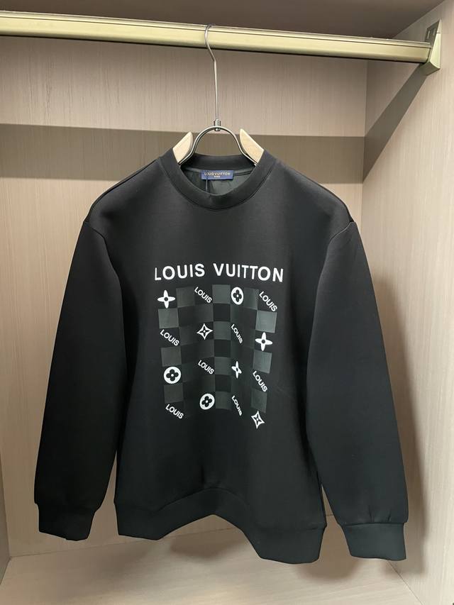 Lv Crew Neck Pullover Sweatshirt; Classic pullover unisex style, a simple and st