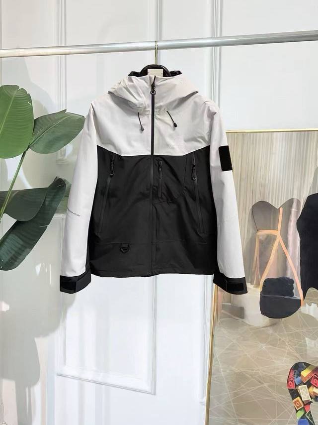 New Arrival: Three-in-one lamb wool Arc'teryx Beta Sv jacket with 10,000-stitch