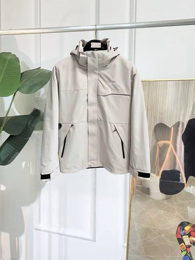 New Arrival: Three-in-one lamb wool Arc'teryx Beta Sv jacket with 10,000-stitch