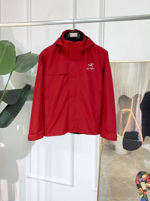 New Arrival: Three-in-one lamb wool Arc'teryx Beta Sv jacket with 10,000-stitch